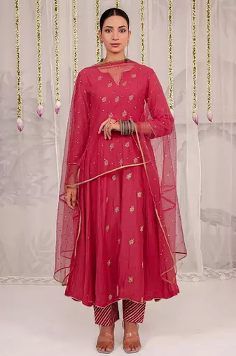 Red embroidered chanderi Kurta Set