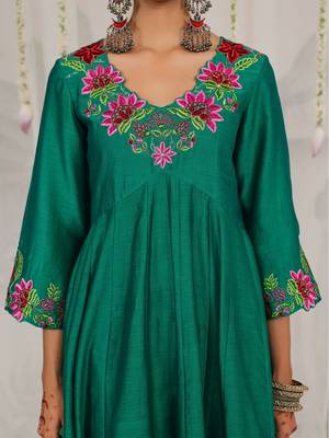 Green plain chanderi Kurta Set 4