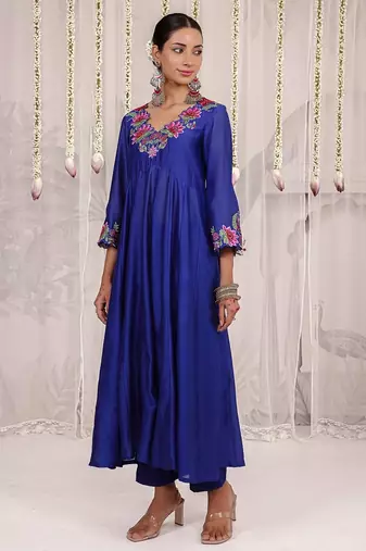 Blue embroidered chanderi Kurta Set