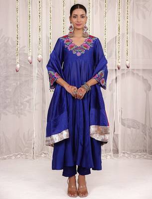 Blue embroidered chanderi Kurta Set 5