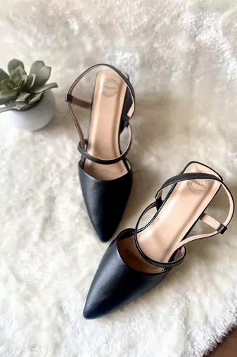 Black solid leather heels