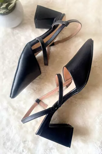 Black solid leather heels