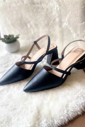 Black solid leather heels
