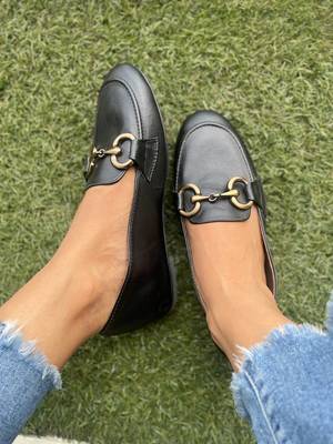Black solid leather shoes 4