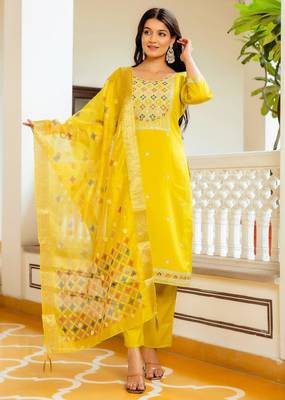 Women Beautiful Embroidery Viscose Shimar with Straight Kurta Pant and Dupatta Set 1