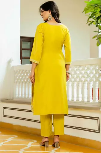 Women Beautiful Embroidery Viscose Shimar with Straight Kurta Pant and Dupatta Set