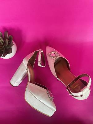 White solid block heels 2