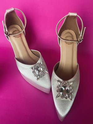 White solid block heels 4