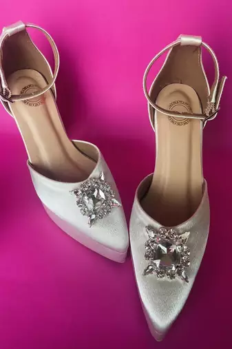 White solid block heels