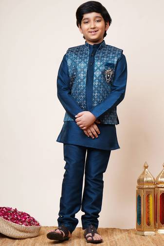 Boys royal blue cotton silk geometric zari embroidered kurta pyjama set with shrug
