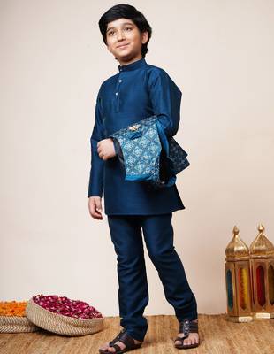 Boys royal blue cotton silk geometric zari embroidered kurta pyjama set with shrug 5