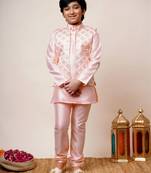 Boys light pink cotton silk geometric zari embroidered kurta pyjama set with shrug