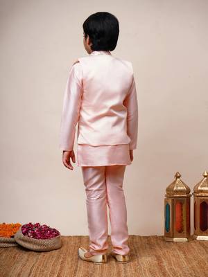 Boys light pink cotton silk geometric zari embroidered kurta pyjama set with shrug 2