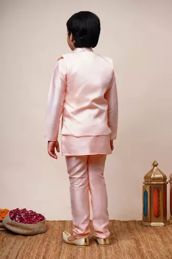 Boys light pink cotton silk geometric zari embroidered kurta pyjama set with shrug