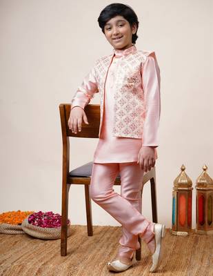 Boys light pink cotton silk geometric zari embroidered kurta pyjama set with shrug 4