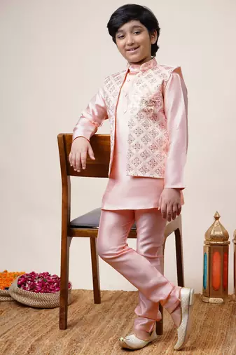 Boys light pink cotton silk geometric zari embroidered kurta pyjama set with shrug