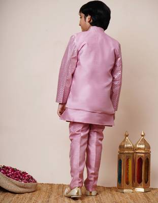 Boys onion pink cotton silk sequins embellished kurta pyjama set with shrug & necklace 2