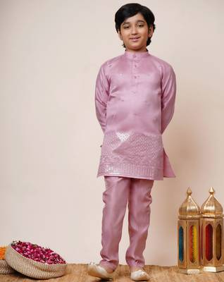 Boys onion pink cotton silk sequins embellished kurta pyjama set with shrug & necklace 5