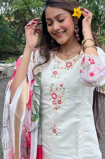 White chanderi heavy thread embroidered work with printed dupatta kurta pant set