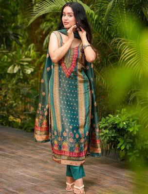 Teal green zarna silk printed kurta pant set 1
