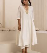 Ivory plain dola silk anarkali set with neckline embroidery