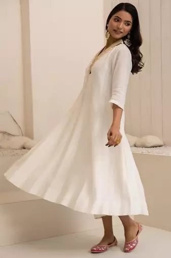 Ivory plain dola silk anarkali set with neckline embroidery