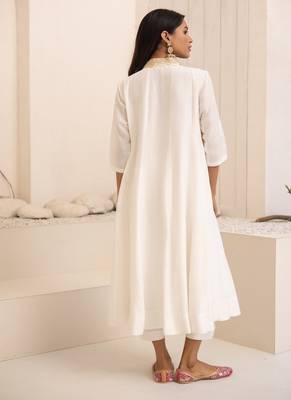 Ivory plain dola silk anarkali set with neckline embroidery 3