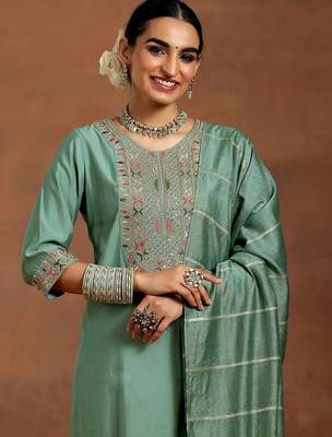 Bottel green chanderi silk embroidered salwar suit 2