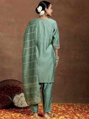Bottel green chanderi silk embroidered salwar suit 4