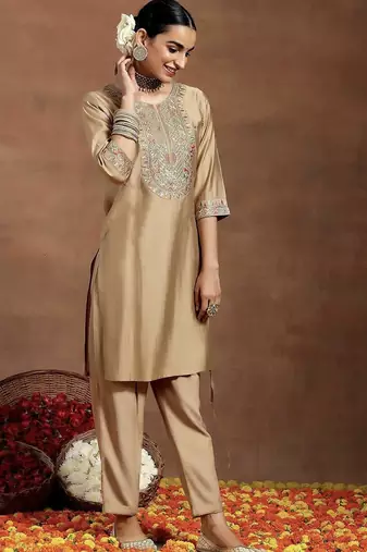 Cream chanderi silk embroidered salwar suit
