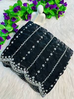 Black Color Soft Shiny Pixel Crushed Space Silk  Saree 3