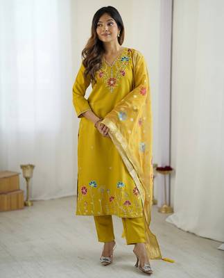 Women's  Embroidery work Viscose Gadhwal Straight Kurta Pant and Dupatta Set 1