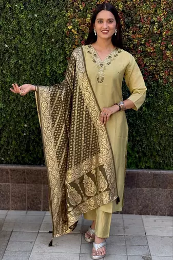 Elaichi roman silk handwork & nylon muslin Kurta pant with dupatta