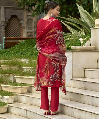Red pure ho organza floral printed straight kurta with pant & printed dupatta 4