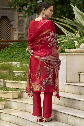 Red pure ho organza floral printed straight kurta with pant & printed dupatta