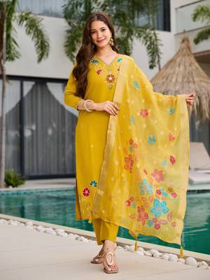 Women's  Embroidery work Viscose Gadhwal Straight Kurta Pant and Dupatta Set 1