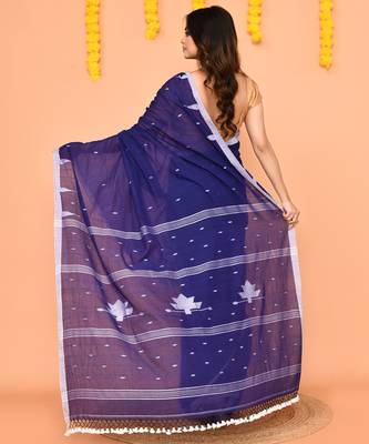 soft mul cotton blue jamdani saree with net tassels 4