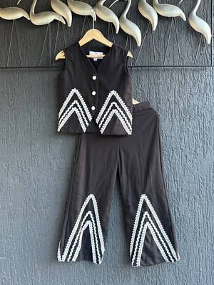 Black embroidered cotton co ord set 1