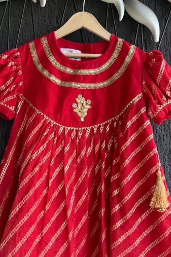 Red plain cotton dress