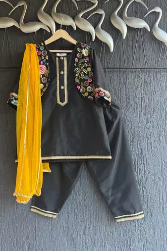Black embroidered cotton silk kurta set