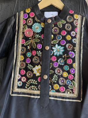 Black embroidered cotton silk kurta set 2