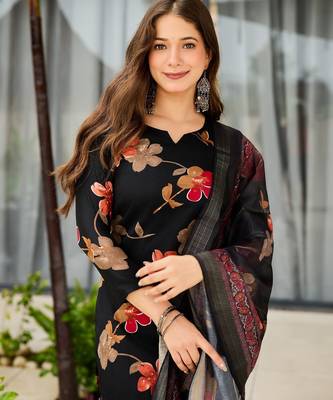 Black color silk blend kurta set with printed 3