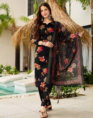 Black color silk blend kurta set with printed 4