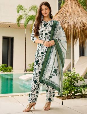 Green color silk blend kurta set with printed 1