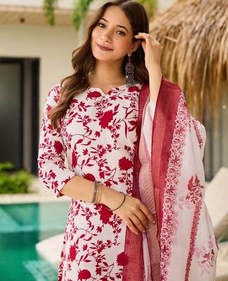 Maroon color silk blend kurta set with printed 3