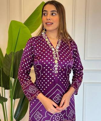 Lavender color viscosee beautiful festive wear readyamde kurta set with dupatta 3