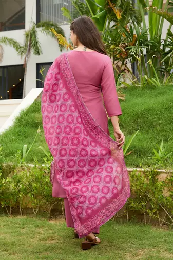 Gajri color smart and festive readymade rayon fabic kurta set
