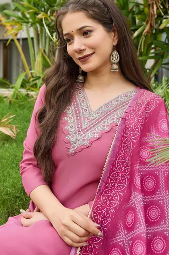 Gajri color smart and festive readymade rayon fabic kurta set