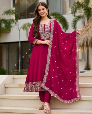 Pink color smart and festive readymade c p vichitra fabic kurta set 4