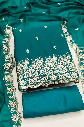 Exquisite embroidered suit set featuring floral threadwork and scalloped border dupatta